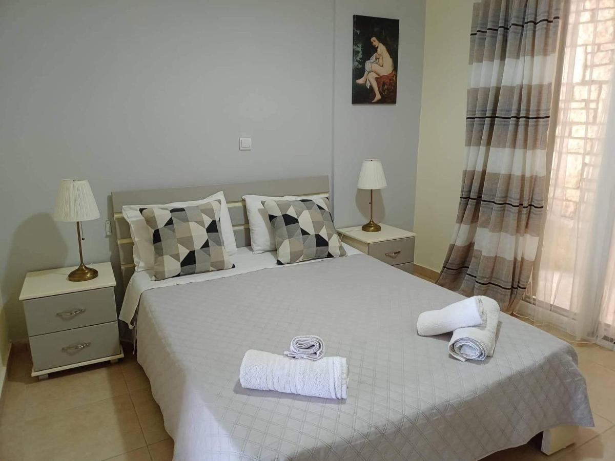 Lovely View Apartments Himare Bagian luar foto