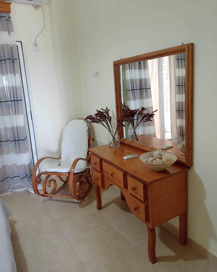 Lovely View Apartments Himare Bagian luar foto