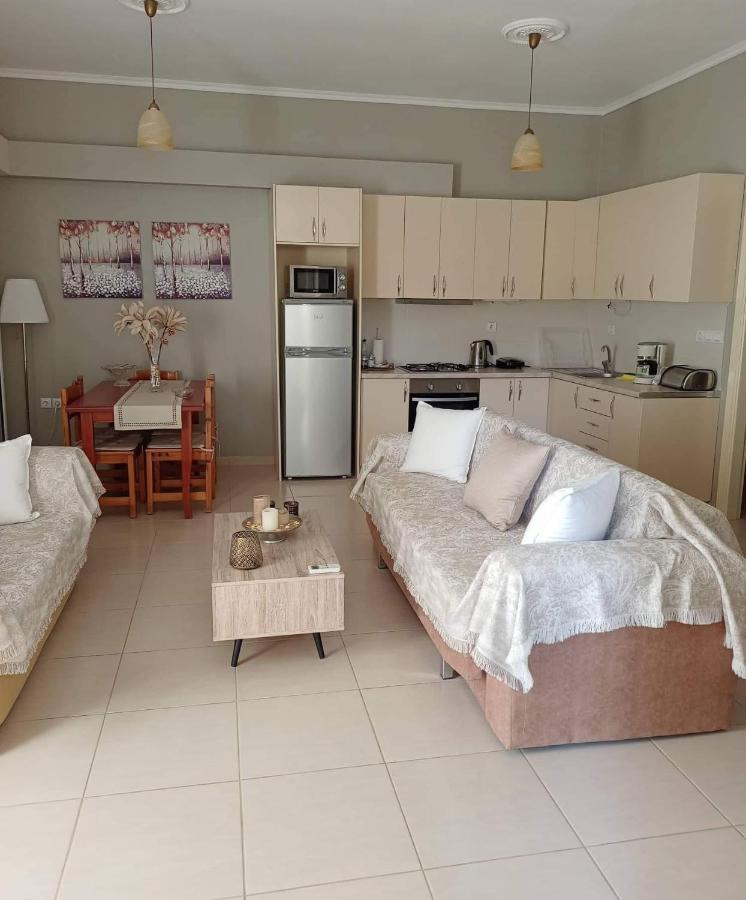 Lovely View Apartments Himare Bagian luar foto