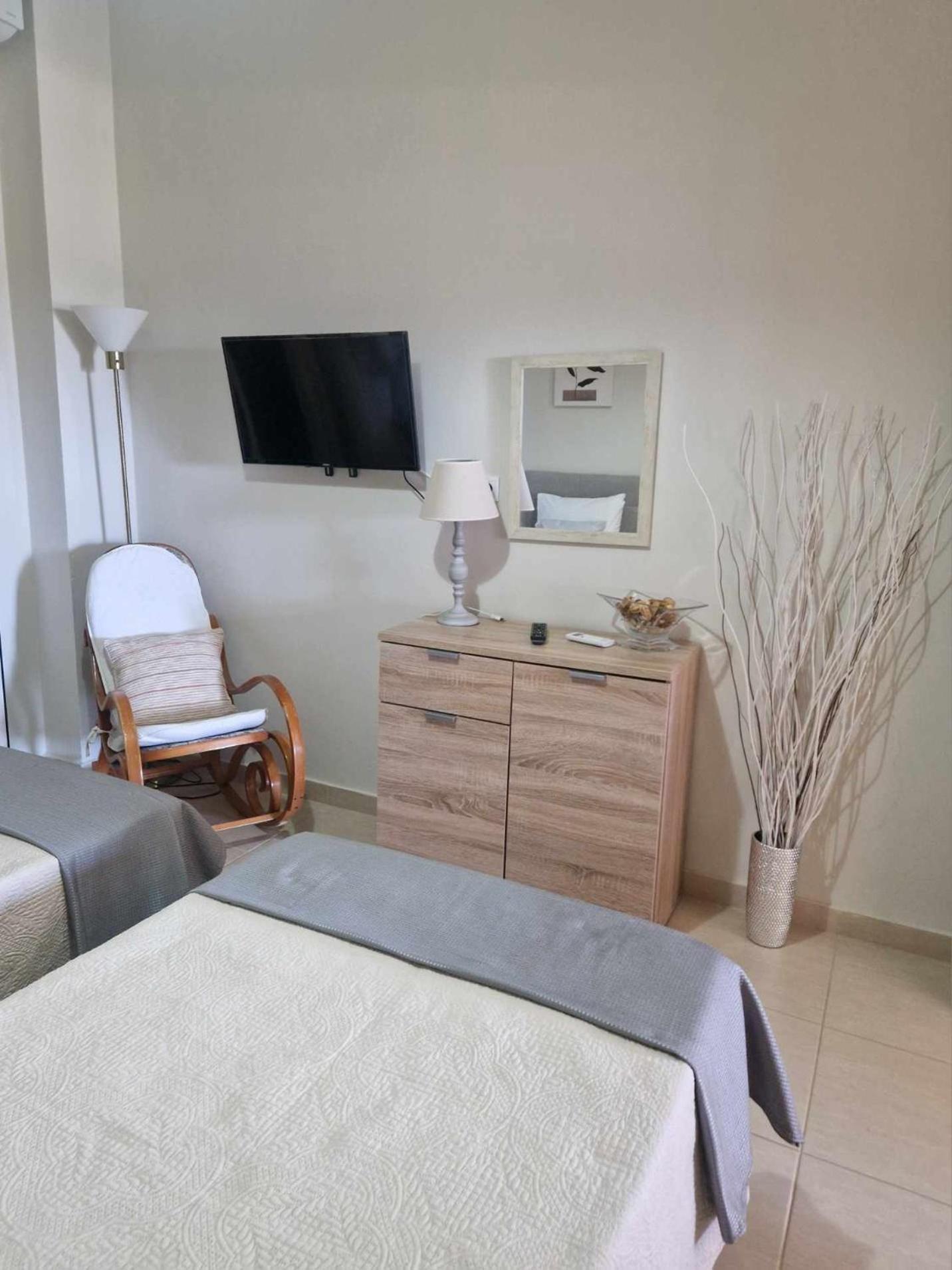Lovely View Apartments Himare Bagian luar foto