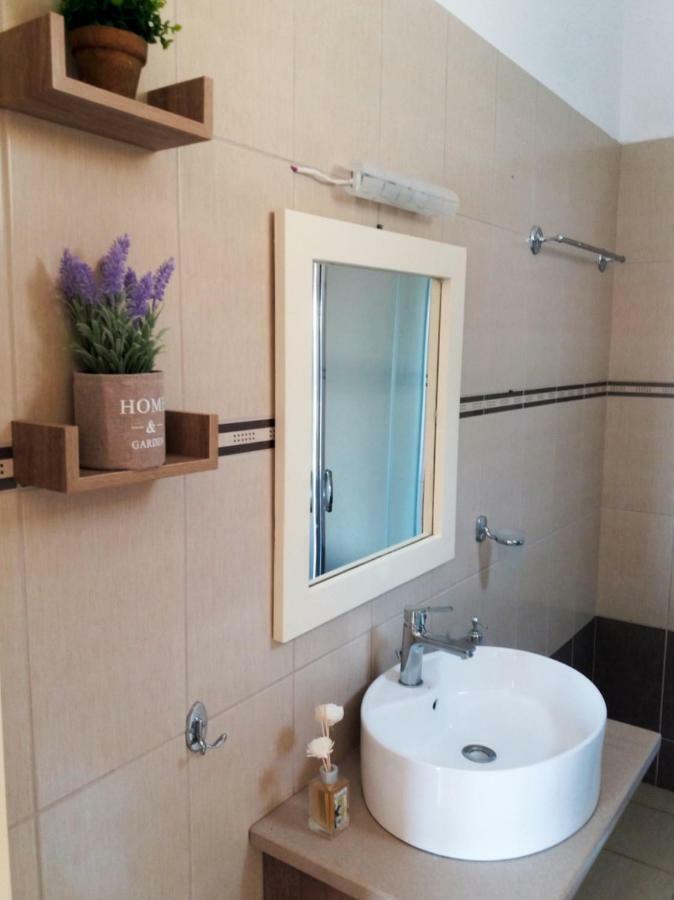 Lovely View Apartments Himare Bagian luar foto