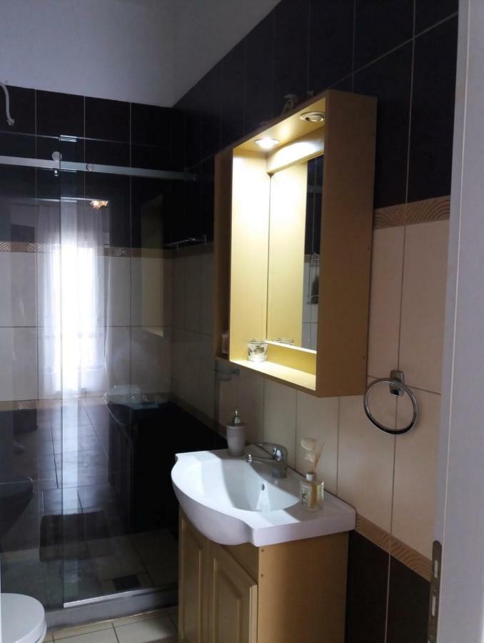 Lovely View Apartments Himare Bagian luar foto